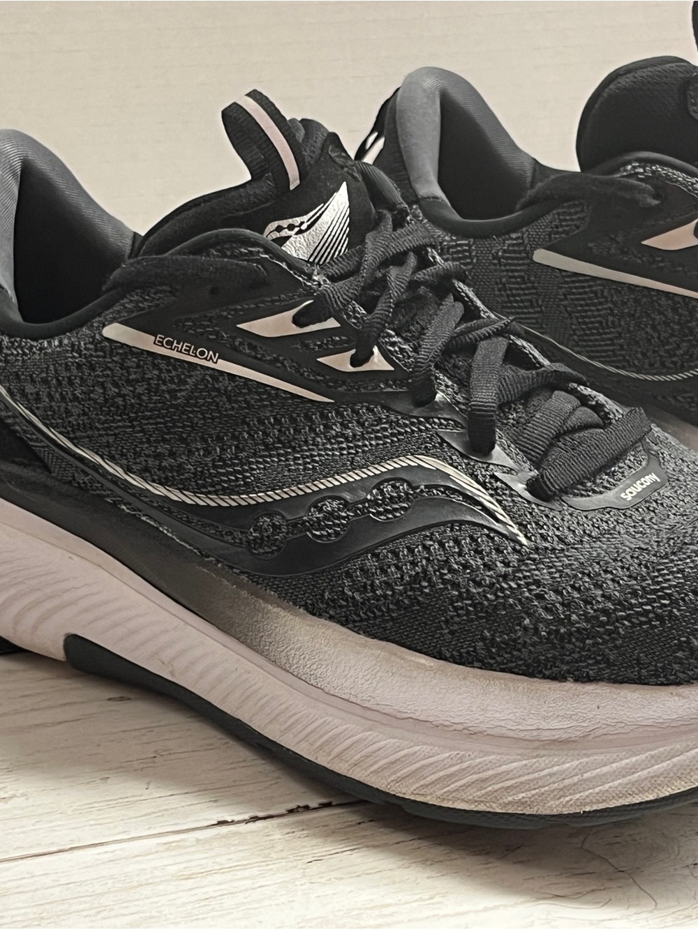 Saucony Women’s Echelon 9 Black Running Shoes Sneakers Size 9 Wide